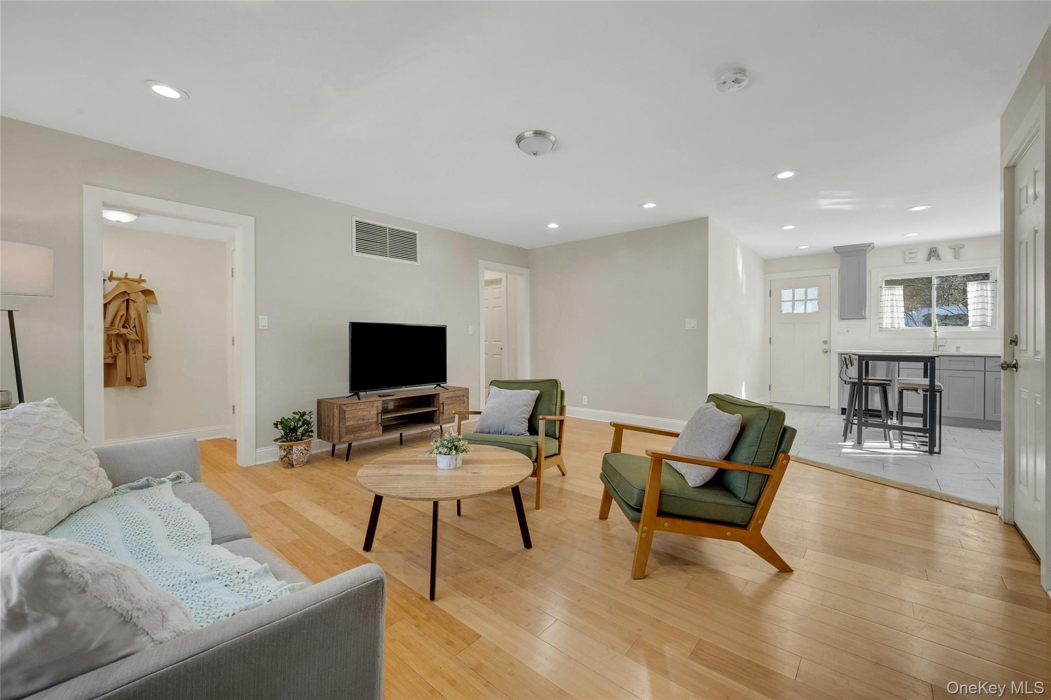 #4 photo, 3039 High Street, Mohegan Lake , NY 10547