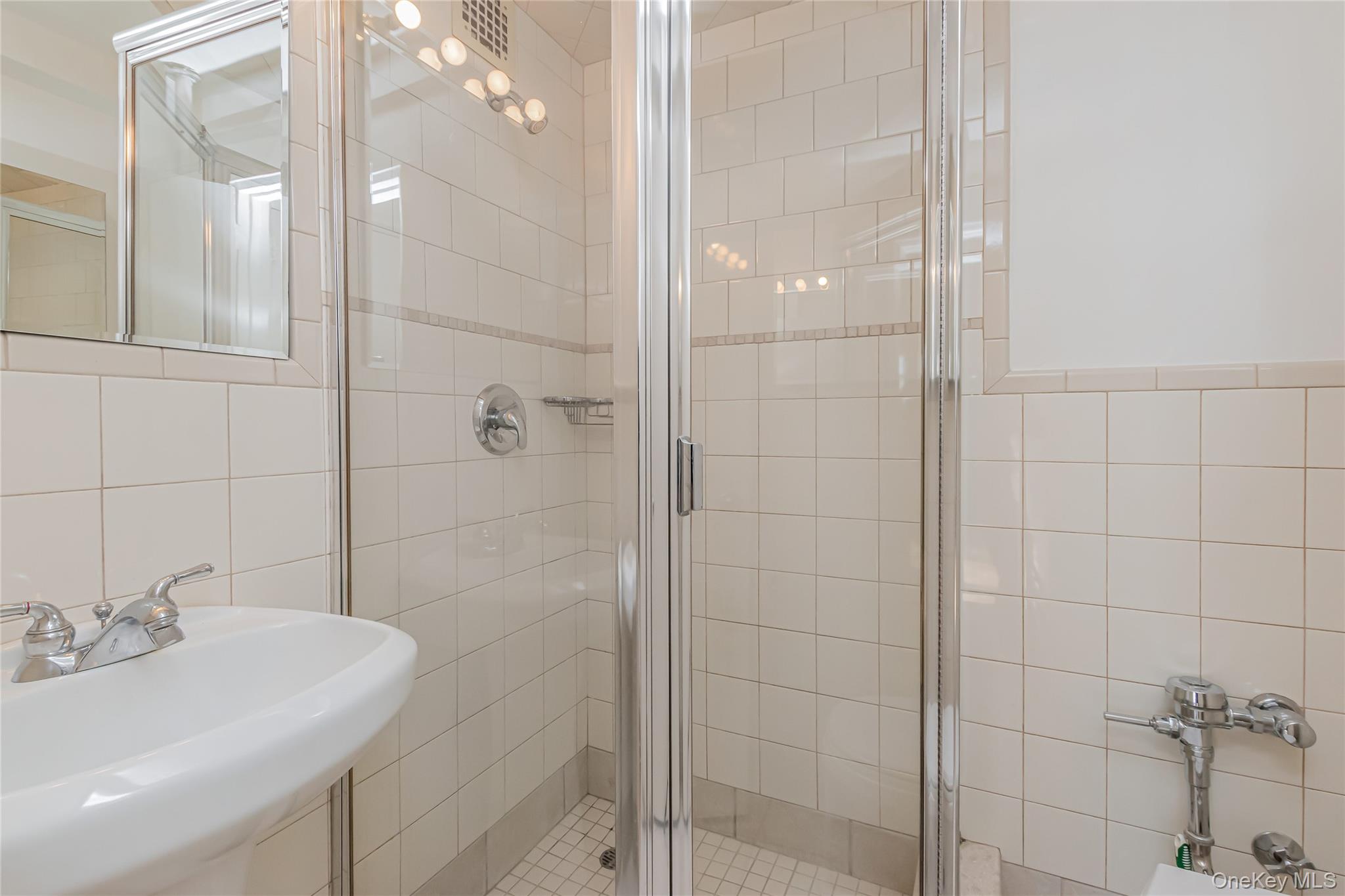 #11 photo, 3515 Henry Hudson Parkway, ब्रोंक्स Bronx , NY 10463