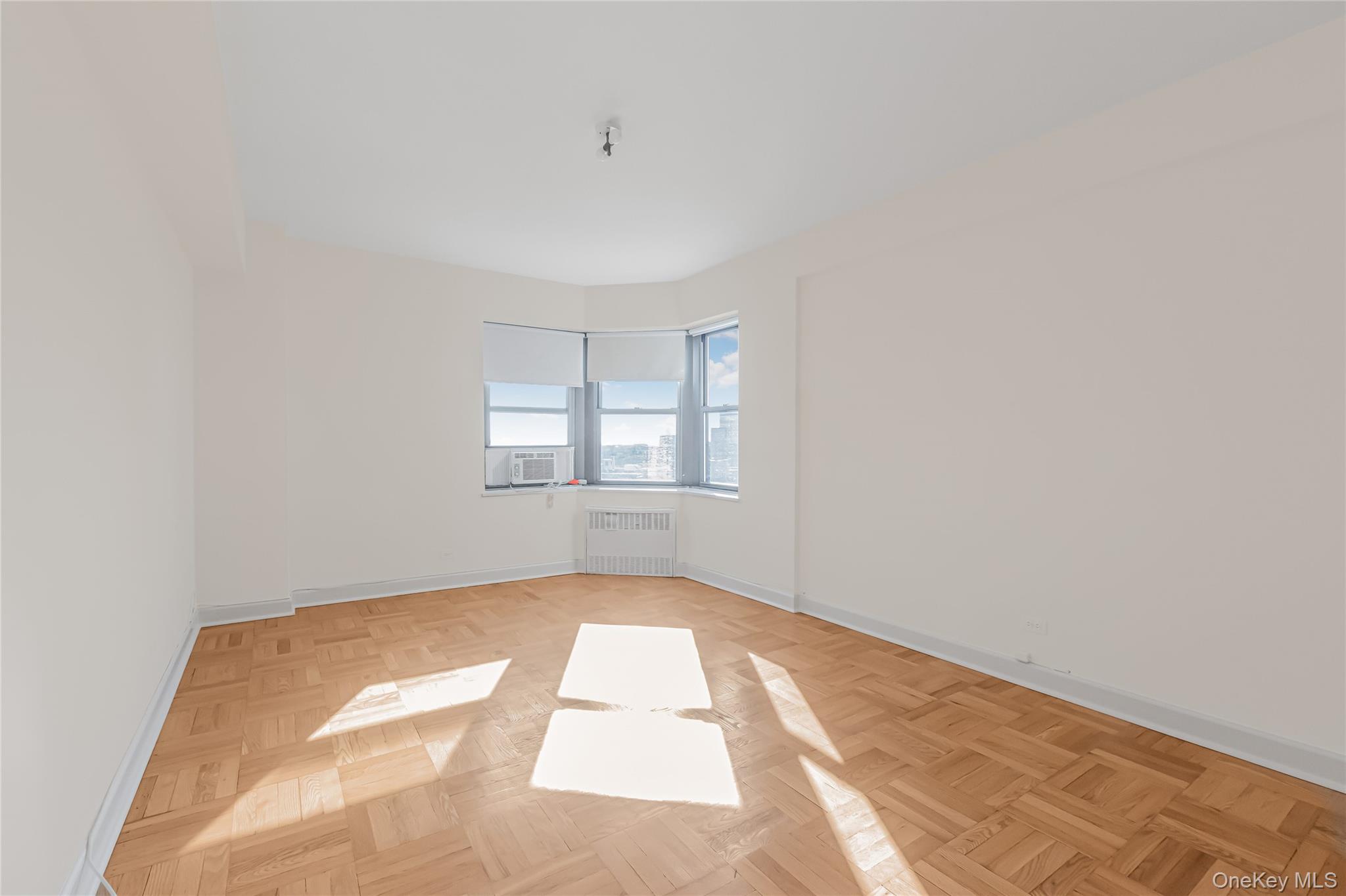 #7 photo, 3515 Henry Hudson Parkway, ब्रोंक्स Bronx , NY 10463