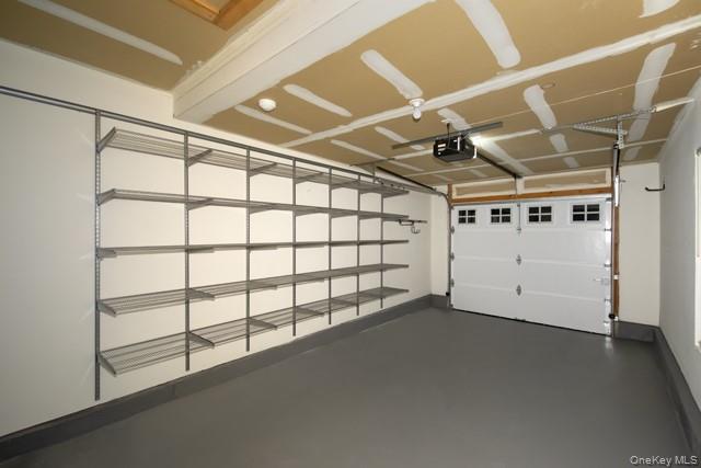 #17 photo, 30 Overlook Drive, सफ़ोक काउंटी Farmingville , NY 11738