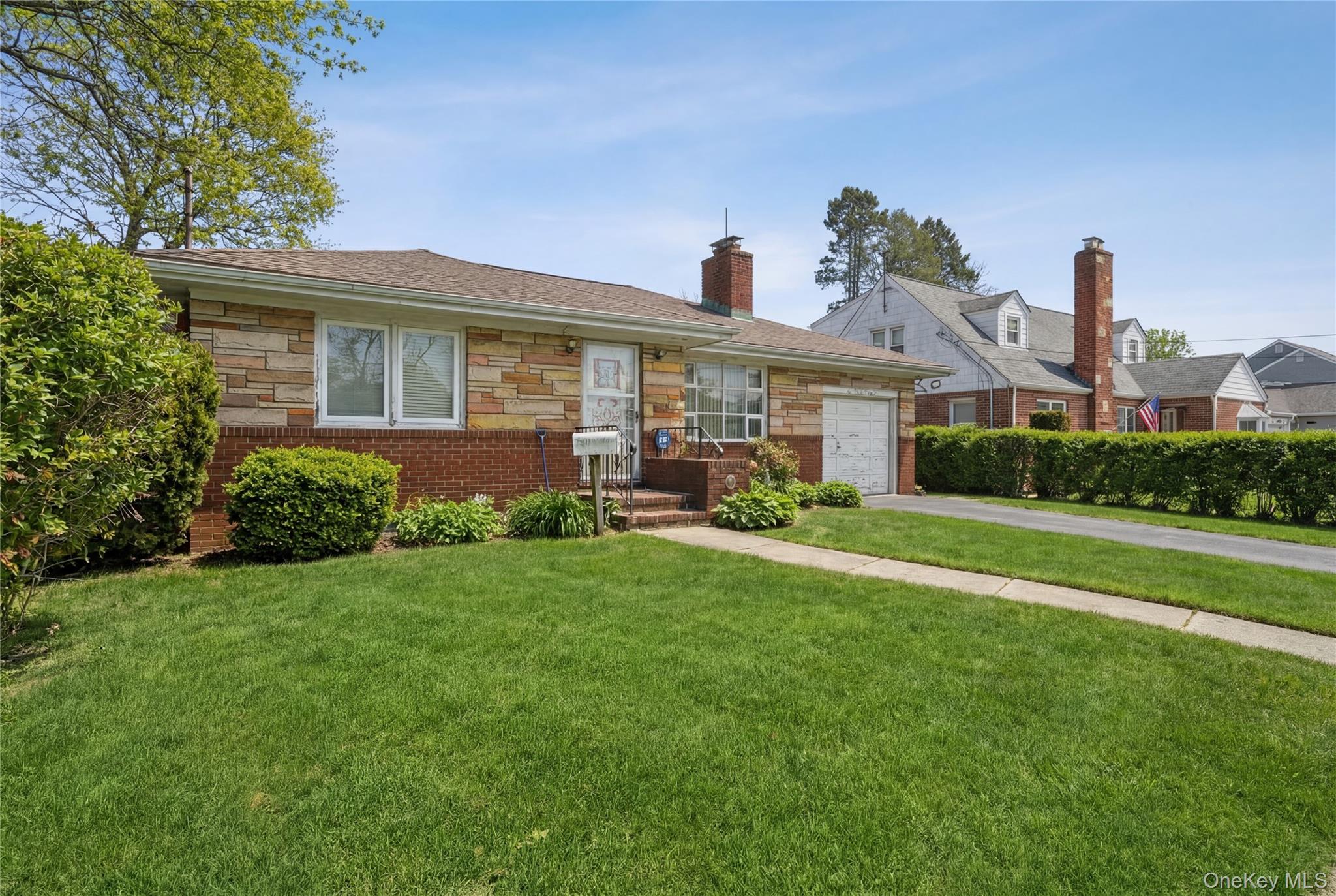 #2 photo, 311 Cedar Street, South Hempstead , NY 11550