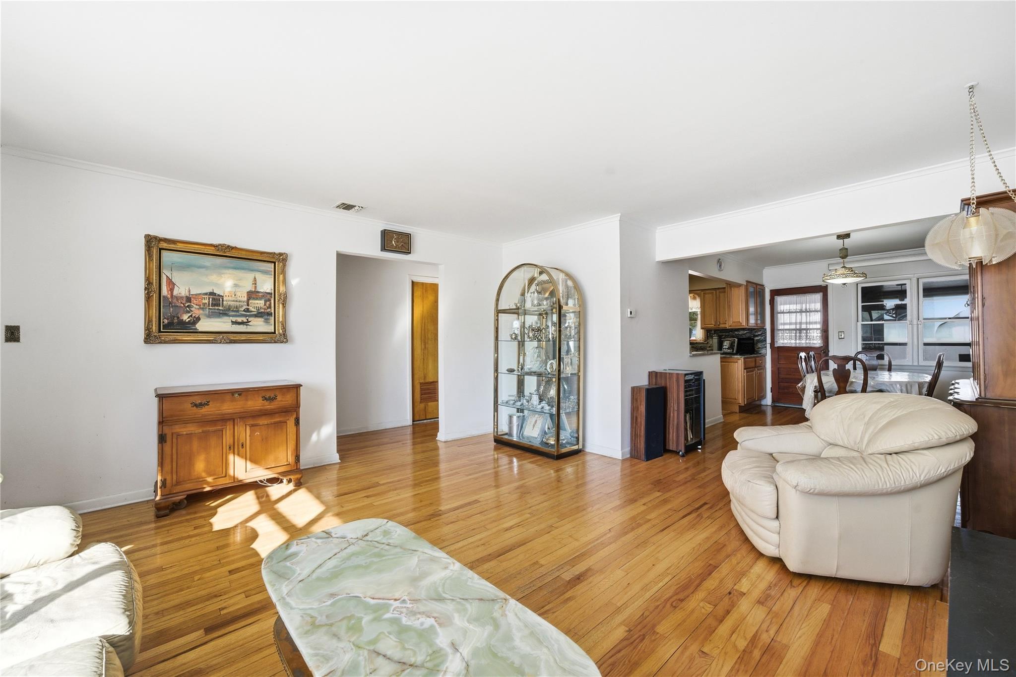 #6 photo, 311 Cedar Street, South Hempstead , NY 11550