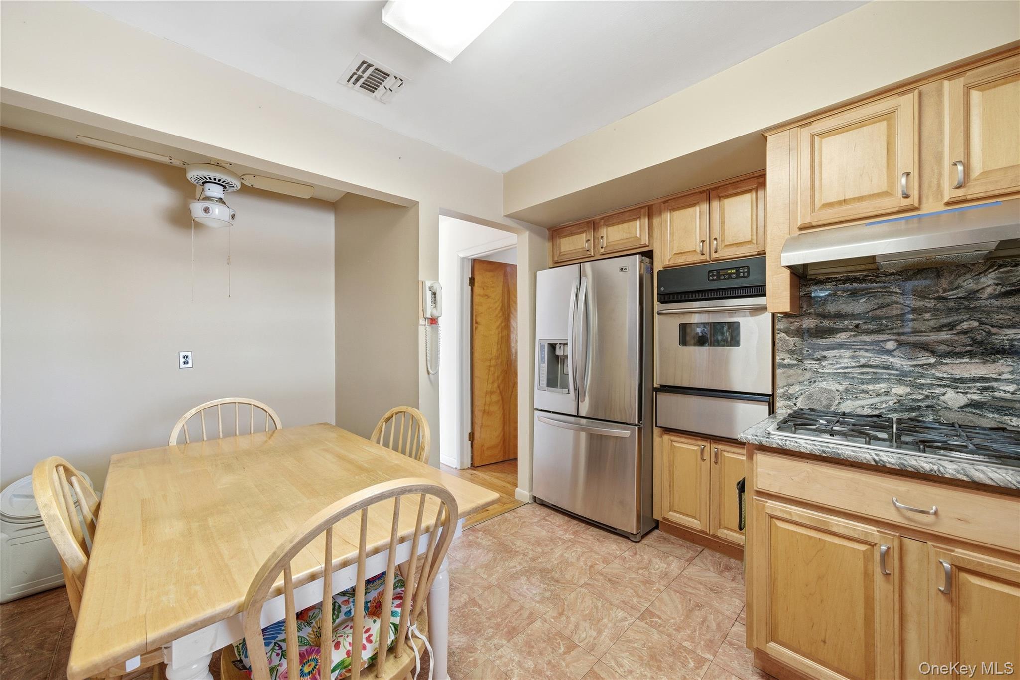 #9 photo, 311 Cedar Street, South Hempstead , NY 11550