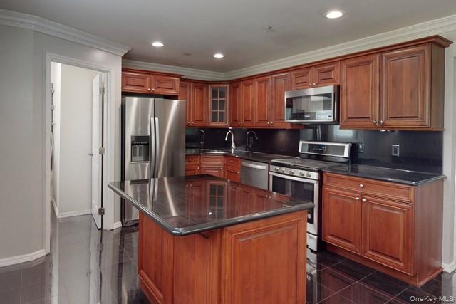 #2 photo, 128 Overlook Drive, सफ़ोक काउंटी Farmingville , NY 11738