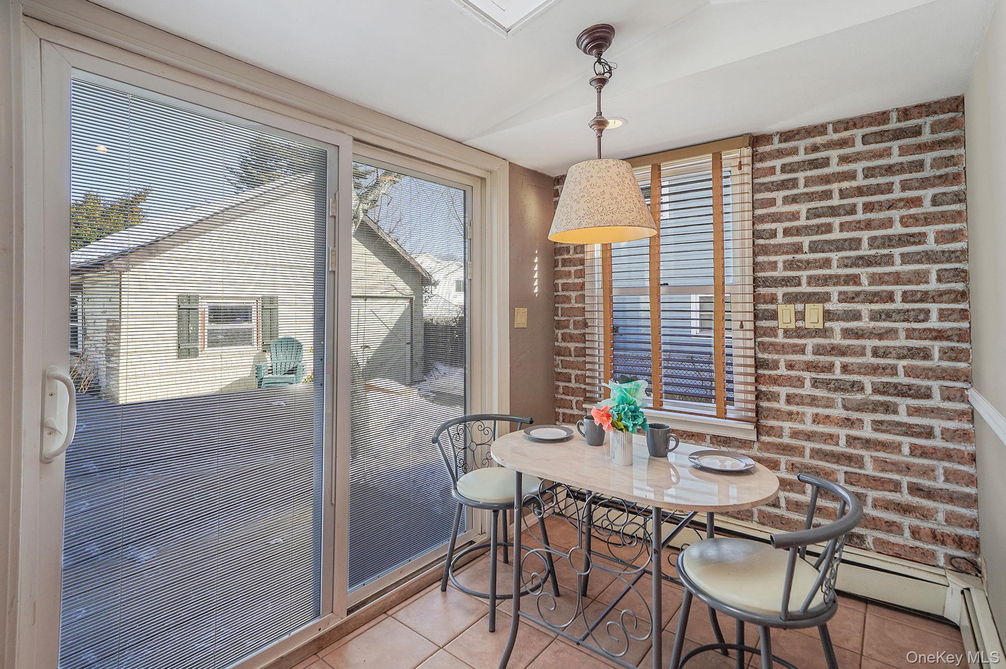 #11 photo, 247 Starke Avenue, Нассау ‖ East Meadow , NY 11554