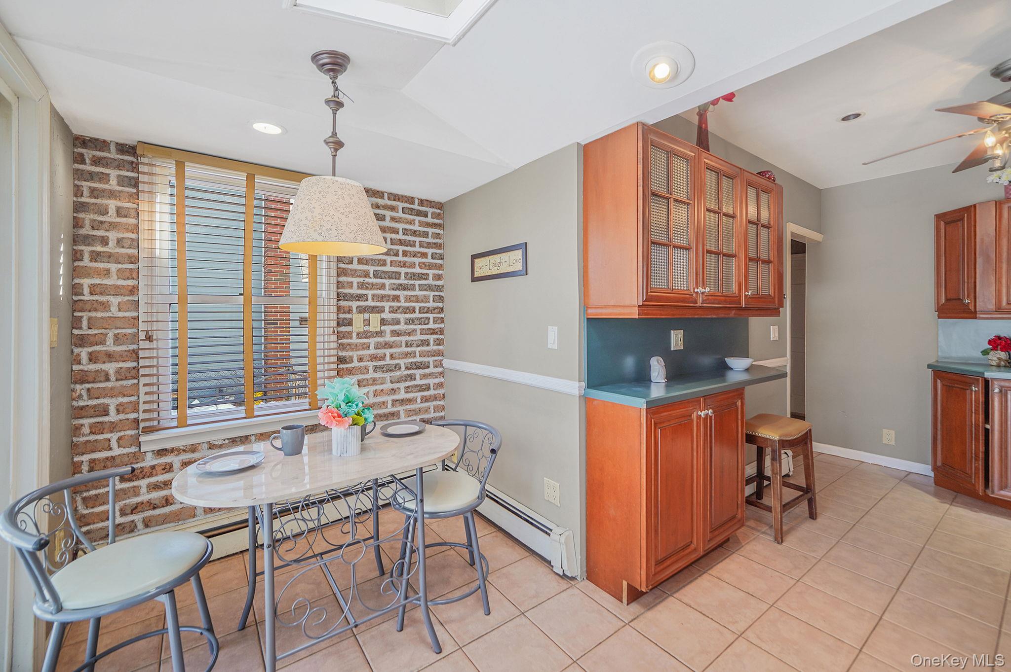 #12 photo, 247 Starke Avenue, Нассау ‖ East Meadow , NY 11554