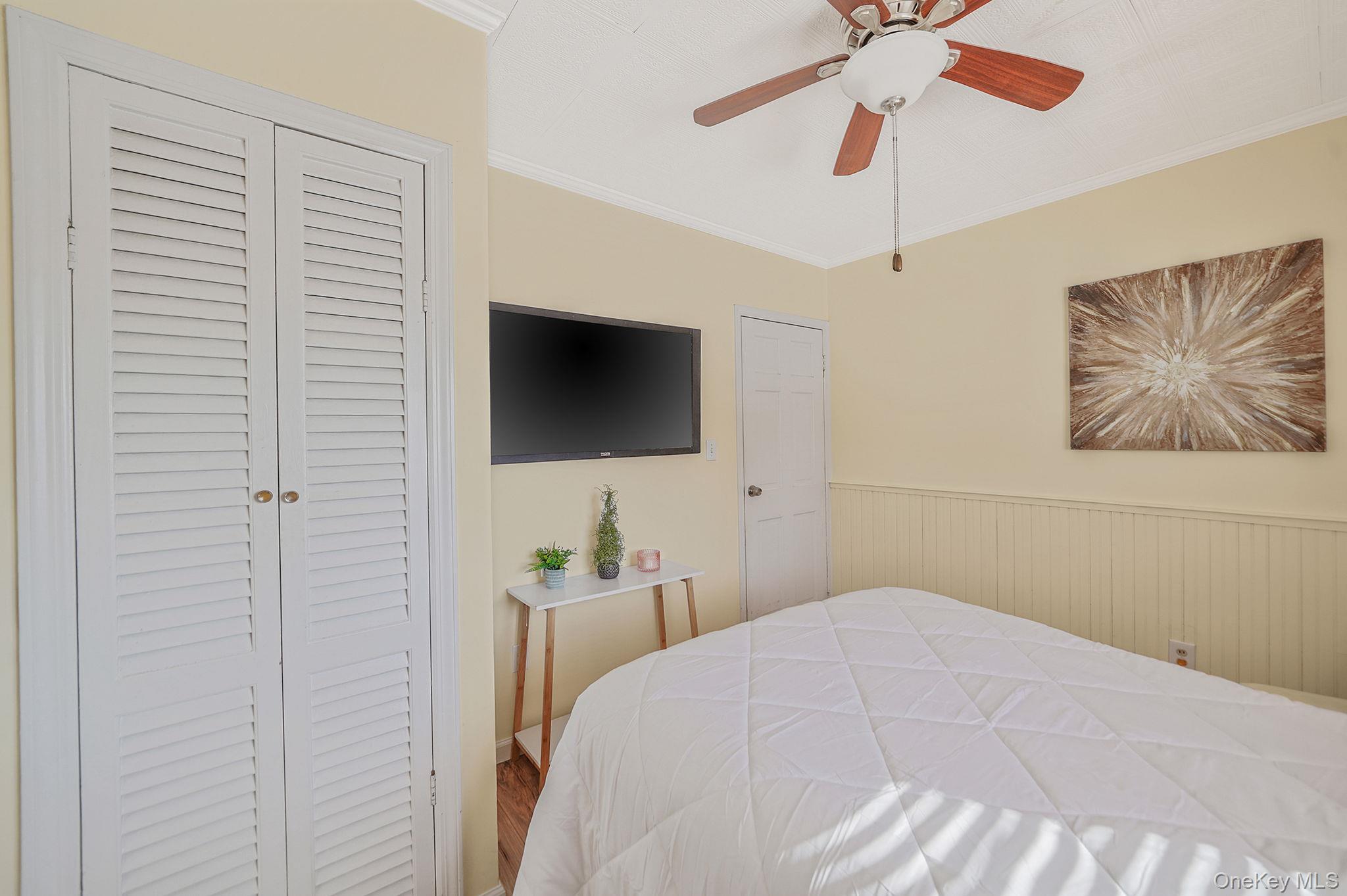 #15 photo, 247 Starke Avenue, Нассау ‖ East Meadow , NY 11554