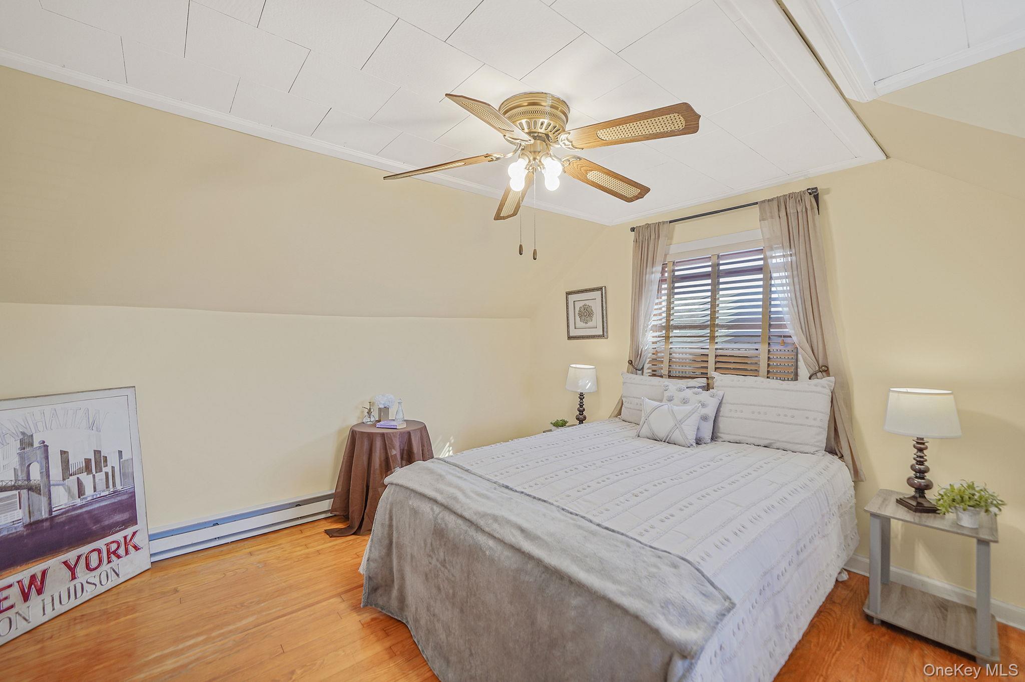 #16 photo, 247 Starke Avenue, Нассау ‖ East Meadow , NY 11554