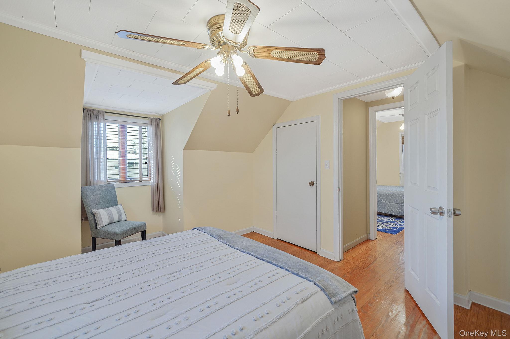 #17 photo, 247 Starke Avenue, Нассау ‖ East Meadow , NY 11554