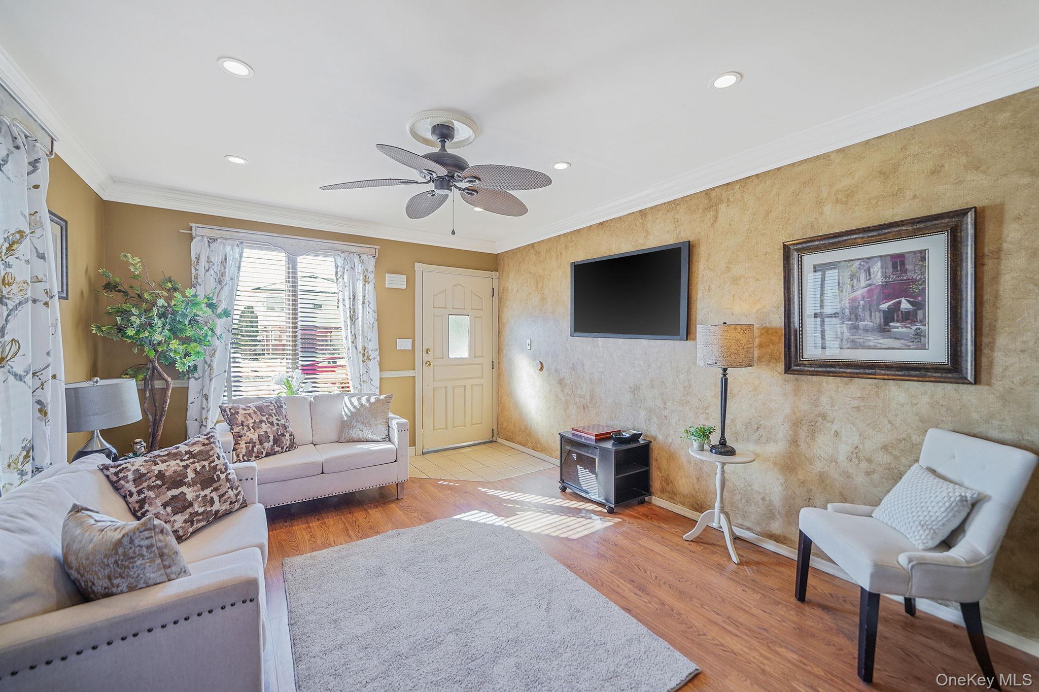 #5 photo, 247 Starke Avenue, Нассау ‖ East Meadow , NY 11554