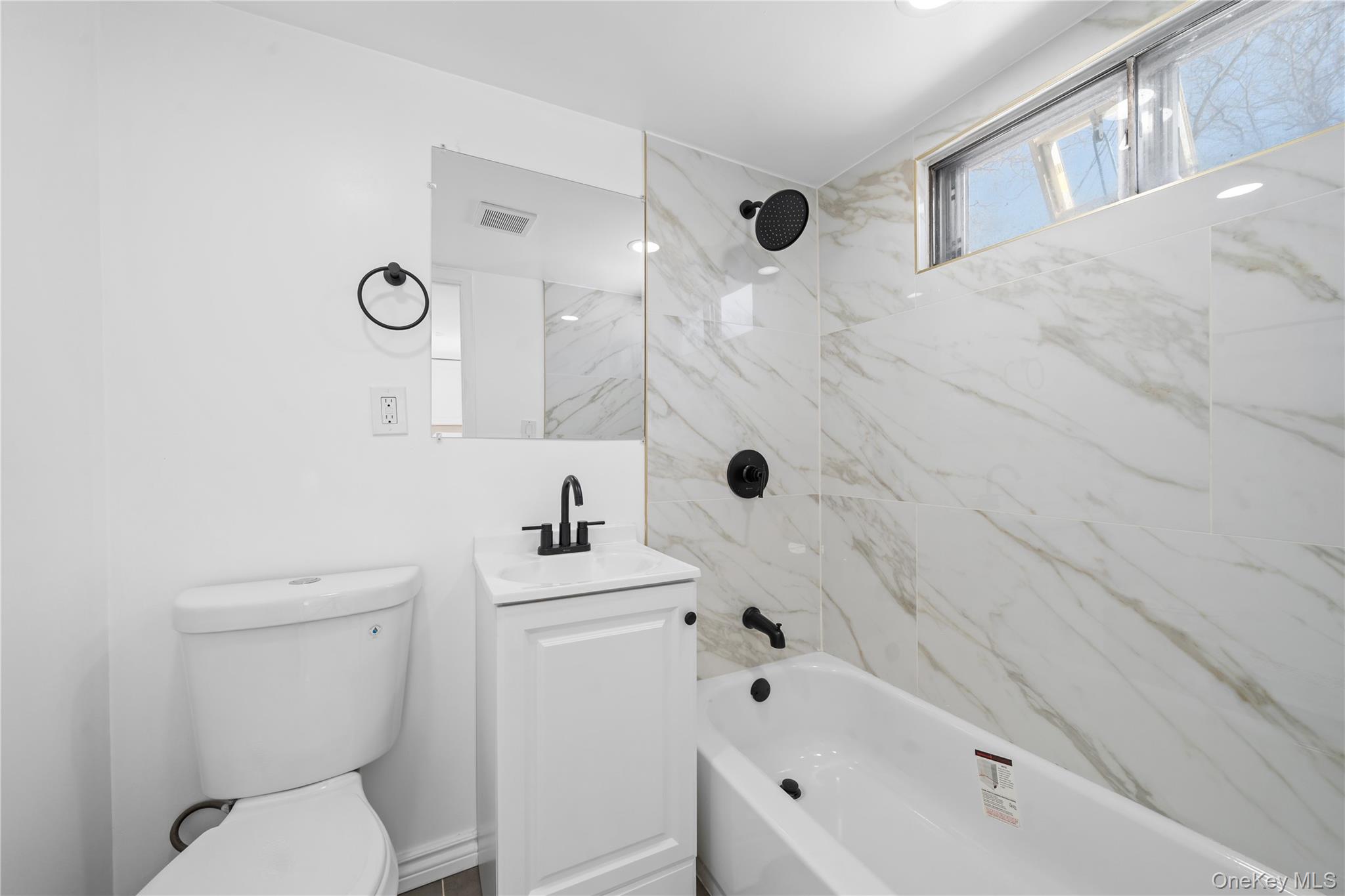 #10 photo, 19 Scotchpine Drive, Islandia , NY 11749