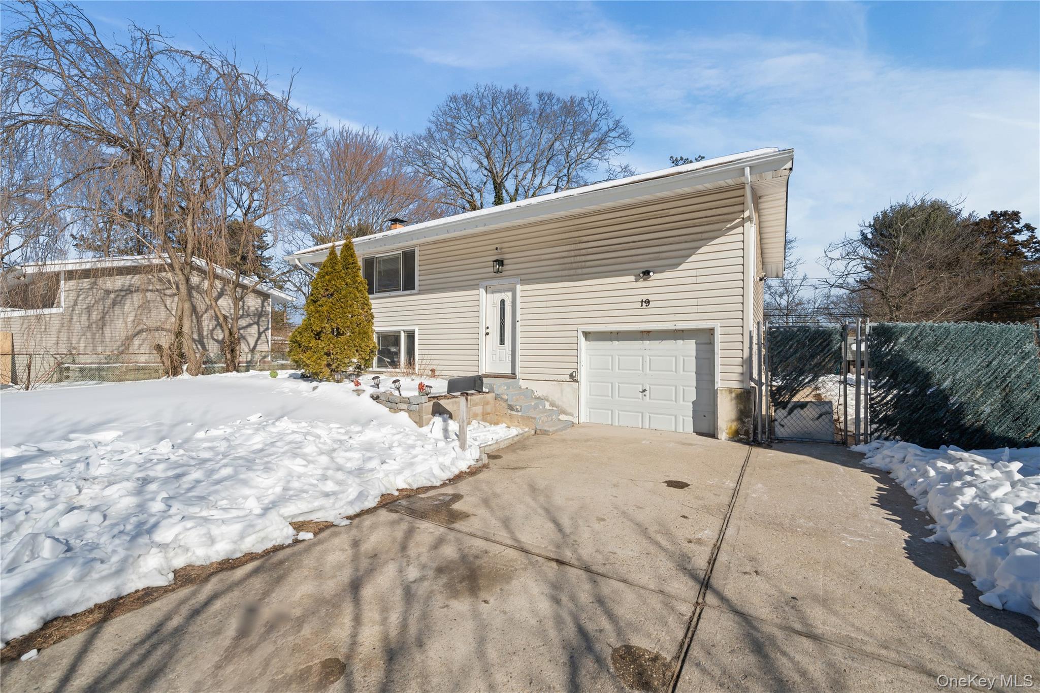 #3 photo, 19 Scotchpine Drive, Islandia , NY 11749