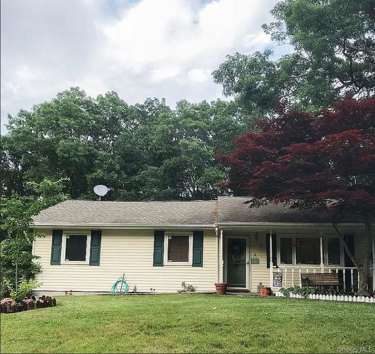 #1 photo, 79 Stuyvesant Avenue, Mastic , NY 11950