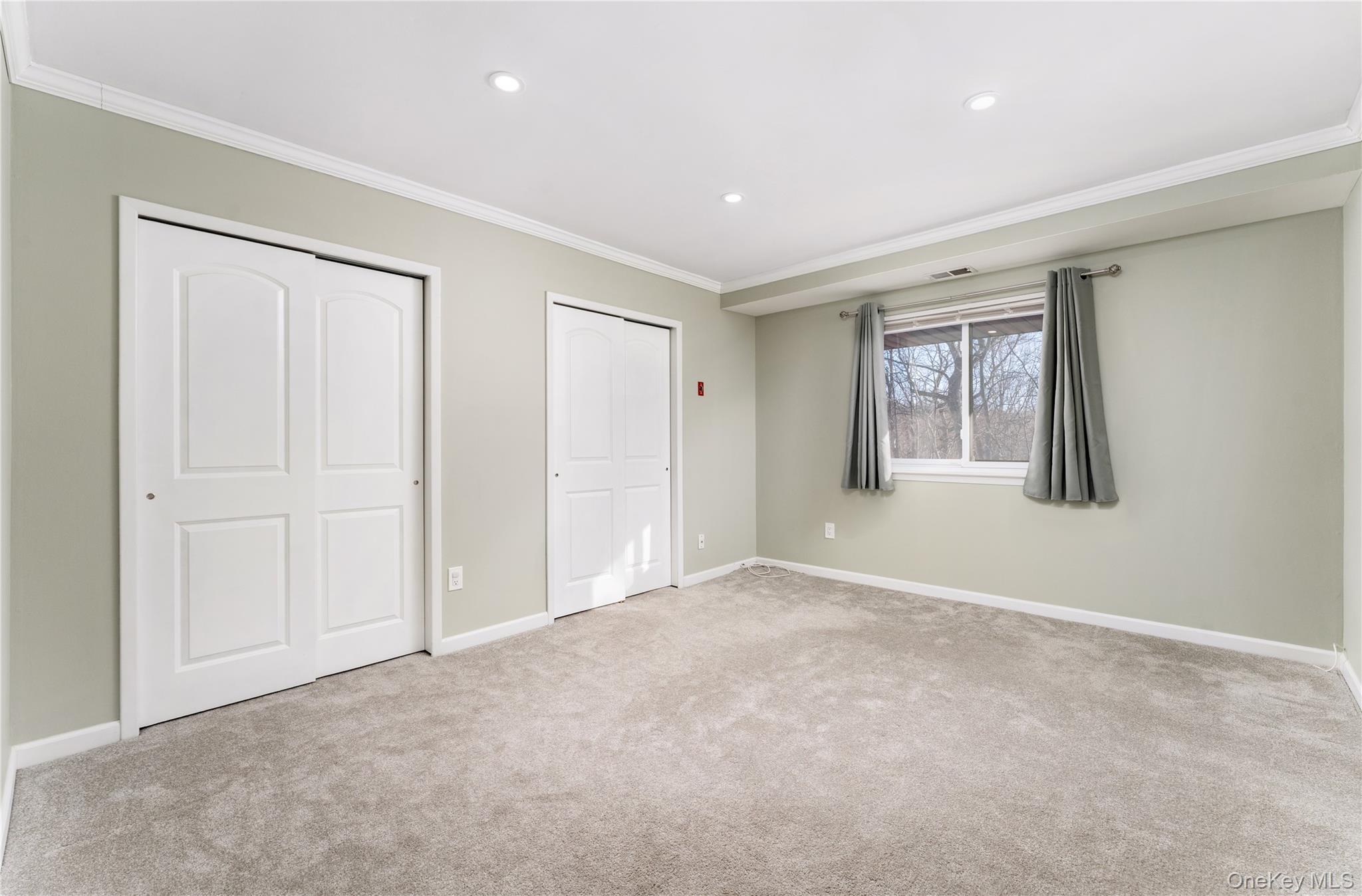 #11 photo, 2 Dogwood, 东长岛 Selden , NY 11784