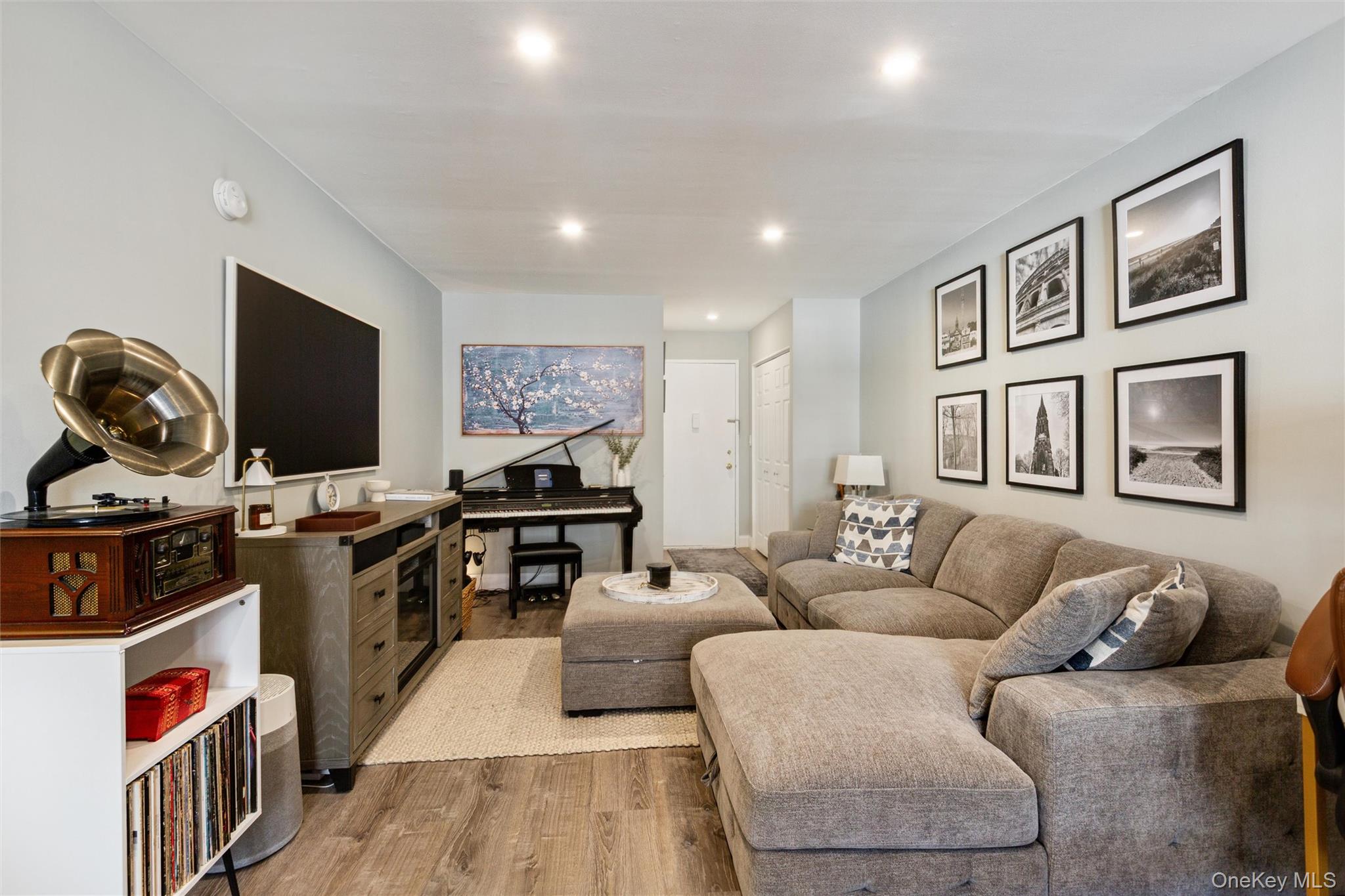 #9 photo, 700 Shore Road, नासाउ काउंटी Long Beach , NY 11561