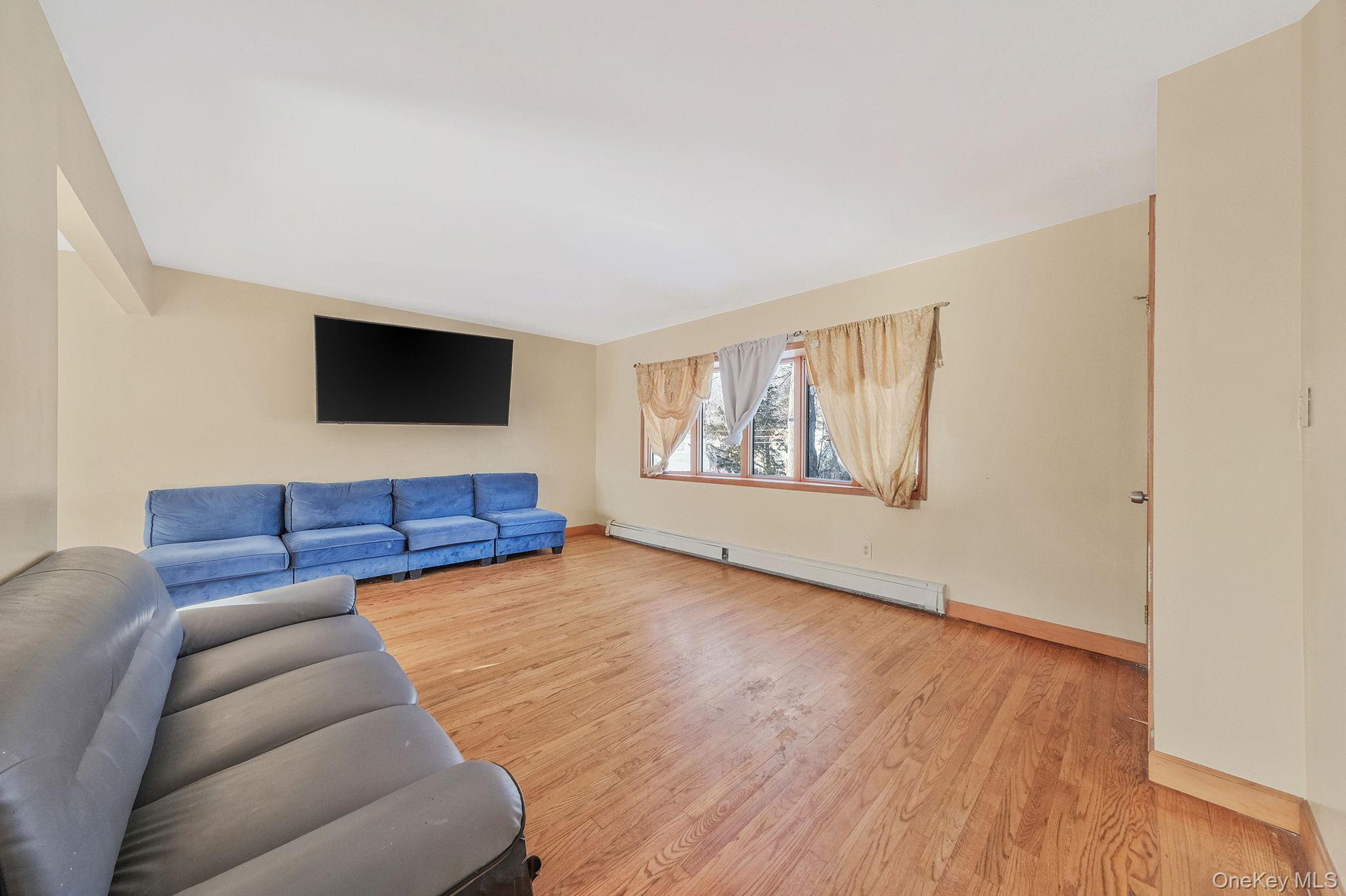 #15 photo, 21 Valleywood Drive, Huntington Station , NY 11746