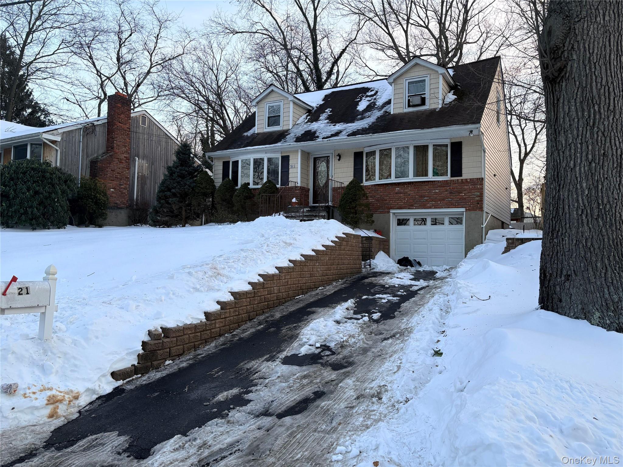 #2 photo, 21 Valleywood Drive, サフォーク郡 Huntington Station , NY 11746