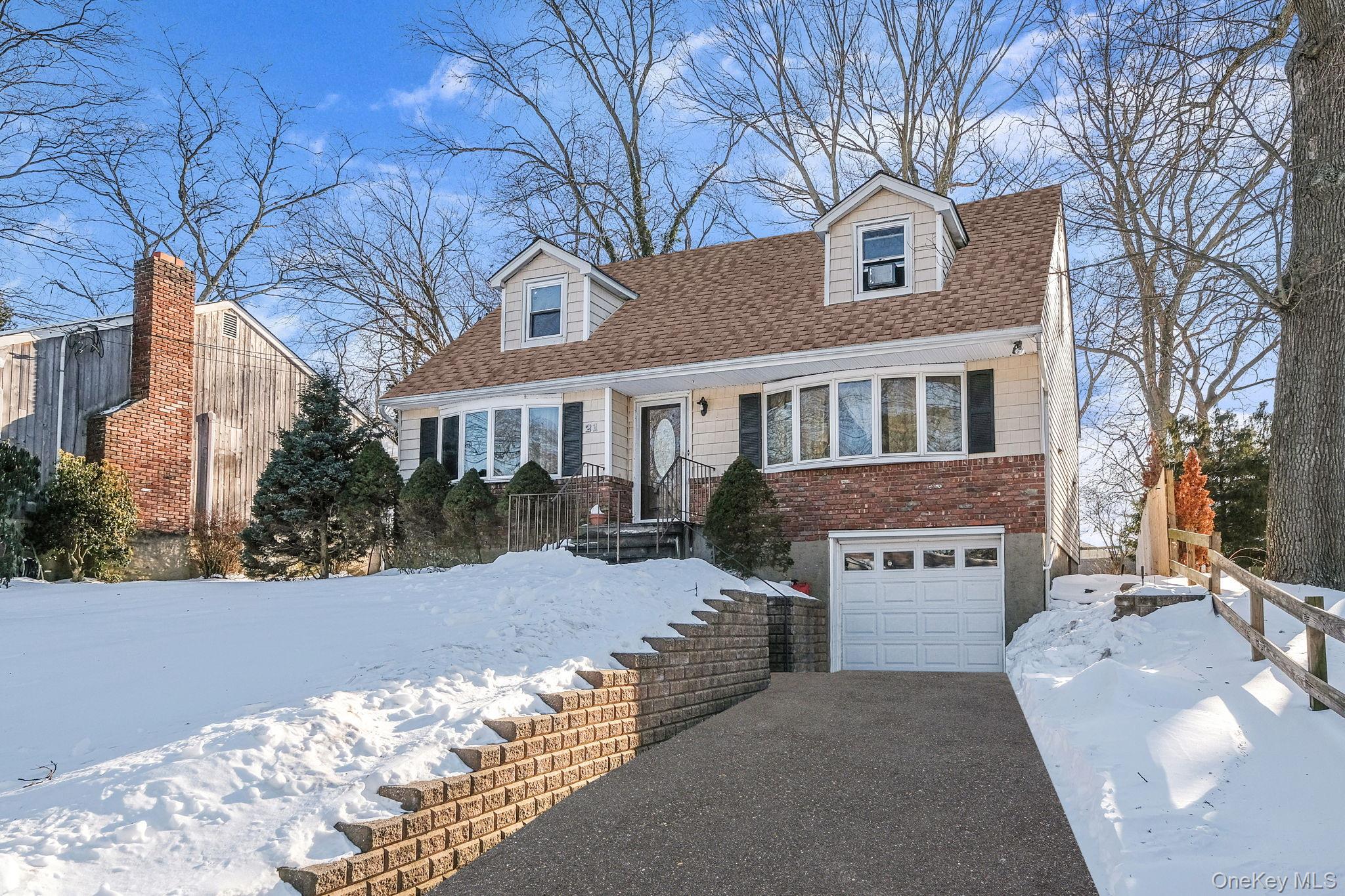 #4 photo, 21 Valleywood Drive, Huntington Station , NY 11746