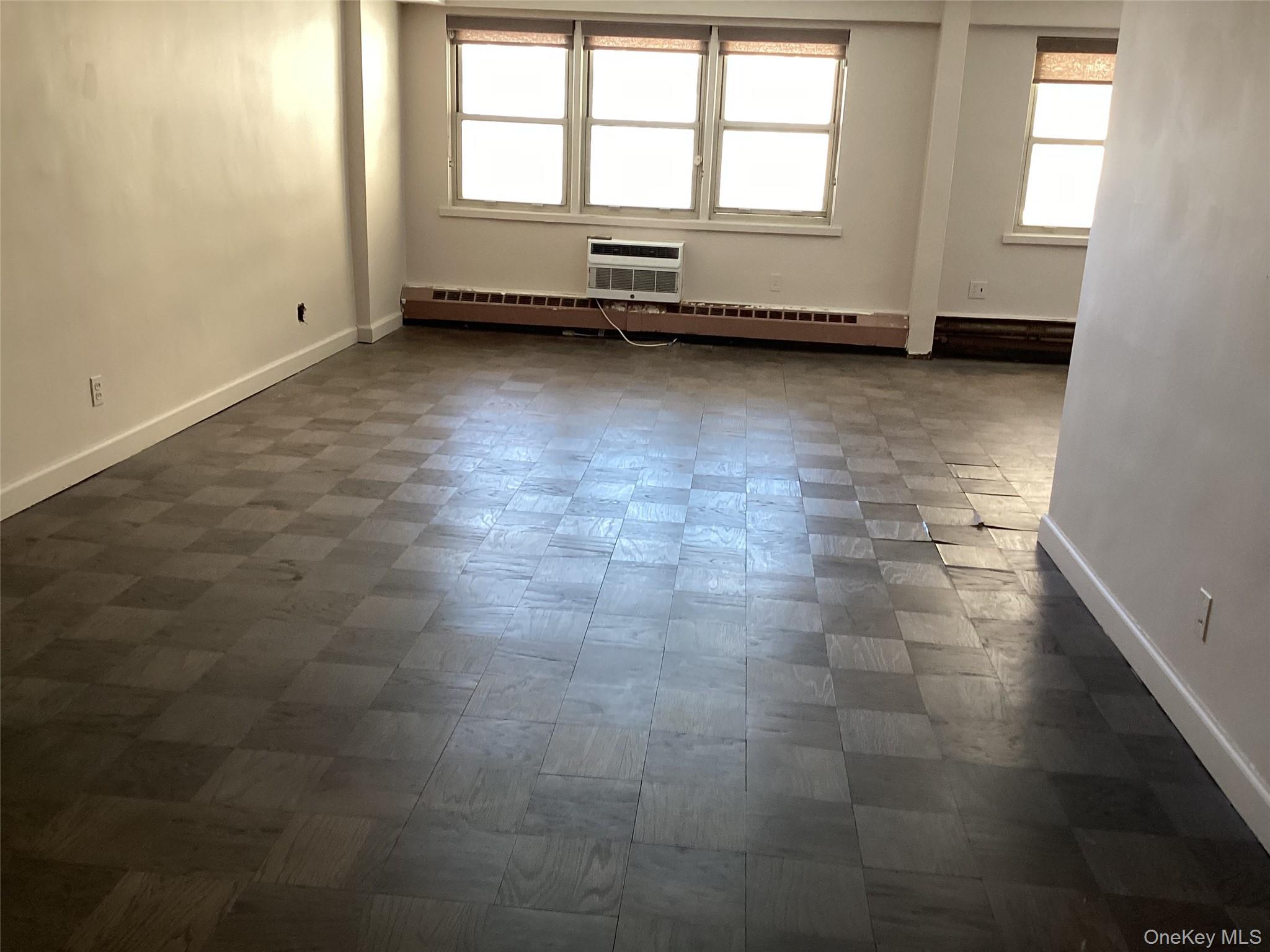 #10 photo, 25 Neptune Boulevard, नासाउ काउंटी Long Beach , NY 11561