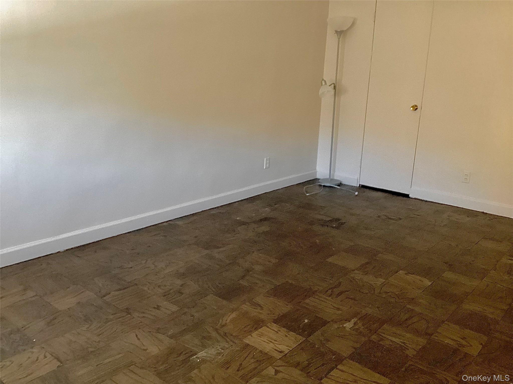 #5 photo, 25 Neptune Boulevard, नासाउ काउंटी Long Beach , NY 11561