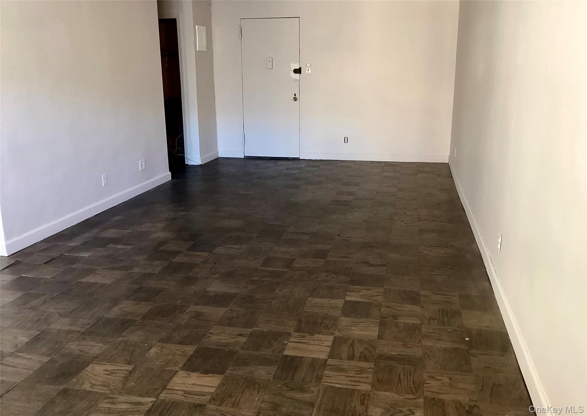 #8 photo, 25 Neptune Boulevard, नासाउ काउंटी Long Beach , NY 11561