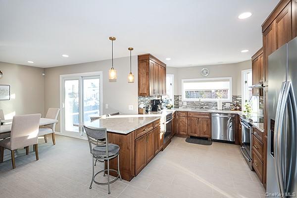 #11 photo, 129 Stephen Street, מחוז נסאו Levittown , NY 11756