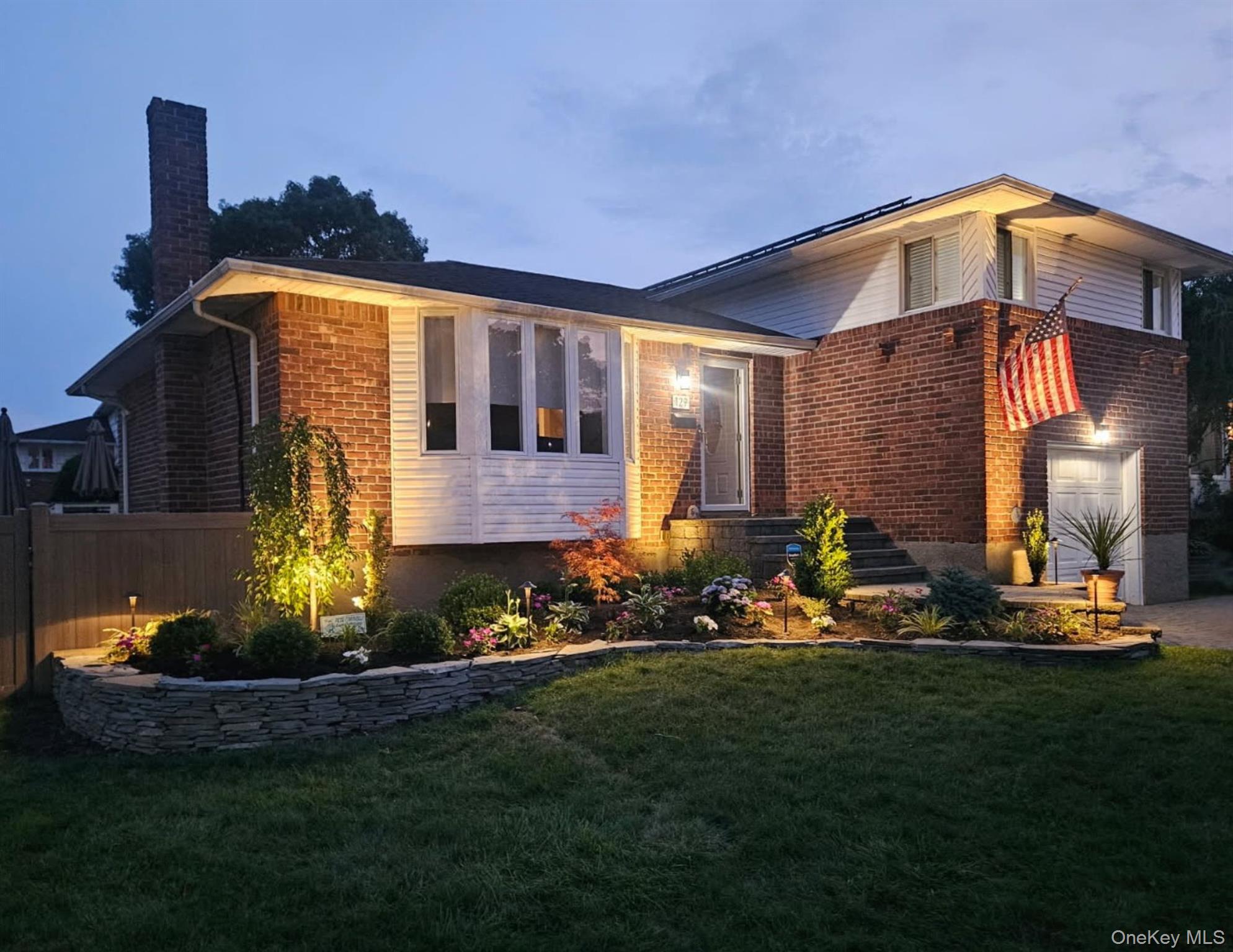 #2 photo, 129 Stephen Street, מחוז נסאו Levittown , NY 11756