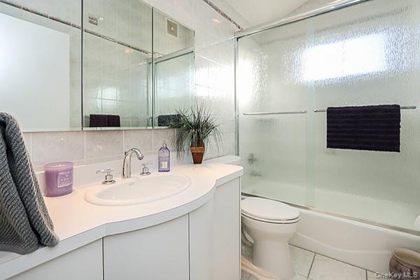 #20 photo, 129 Stephen Street, מחוז נסאו Levittown , NY 11756