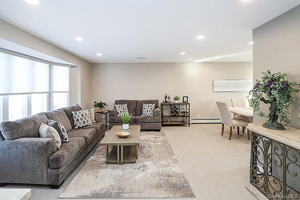 #5 photo, 129 Stephen Street, מחוז נסאו Levittown , NY 11756