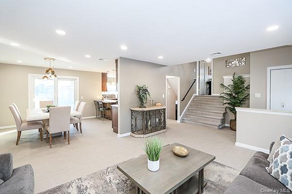 #6 photo, 129 Stephen Street, מחוז נסאו Levittown , NY 11756