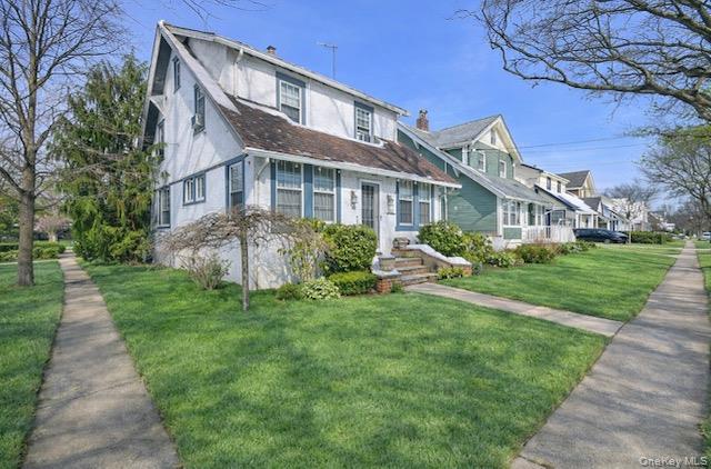 #2 photo, 219 Floral Boulevard, מחוז נסאו Floral Park , NY 11001