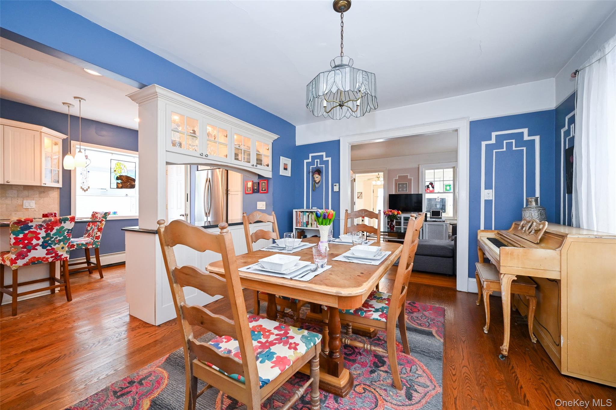 #7 photo, 219 Floral Boulevard, מחוז נסאו Floral Park , NY 11001