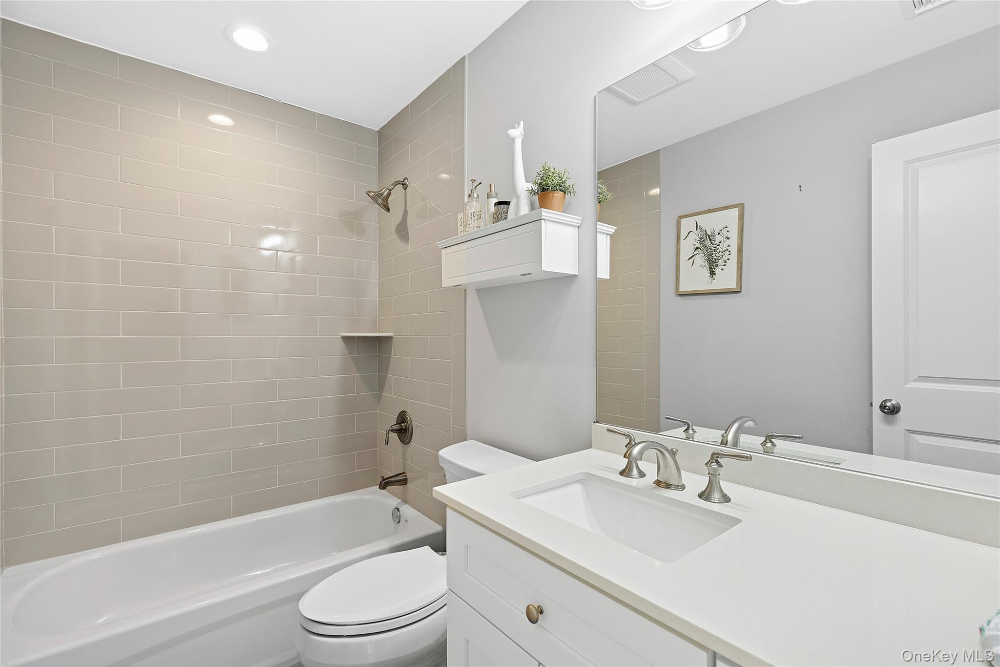 #12 photo, 3 Lincoln Avenue, Manorville , NY 11949