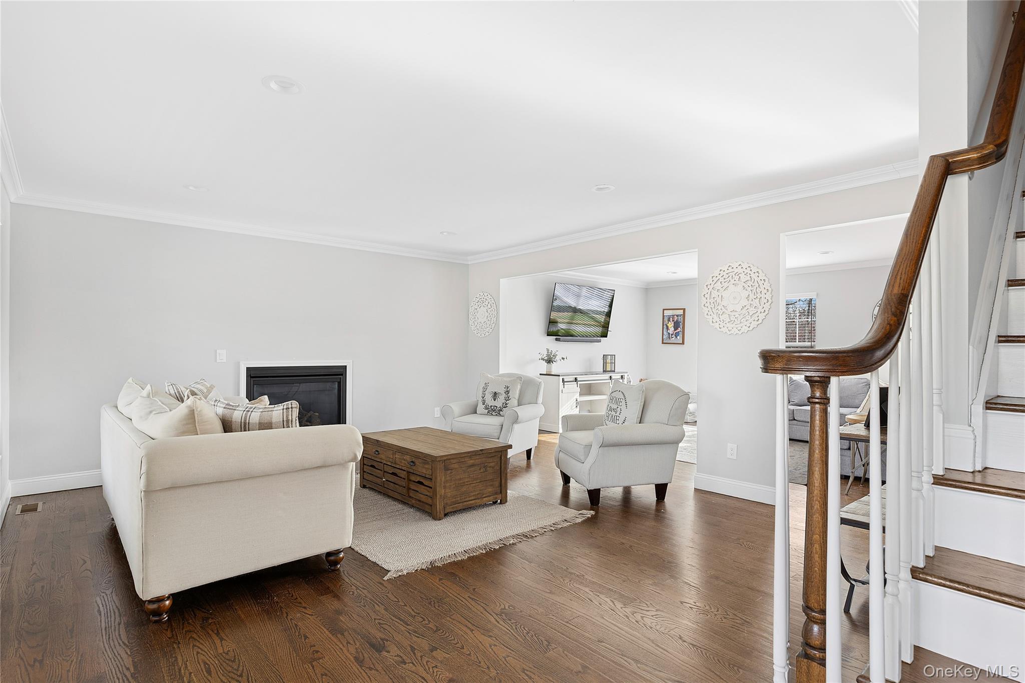 #6 photo, 3 Lincoln Avenue, Manorville , NY 11949