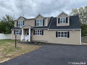 #1 photo, 24 Arbor Lane, सफ़ोक काउंटी Centereach , NY 11720