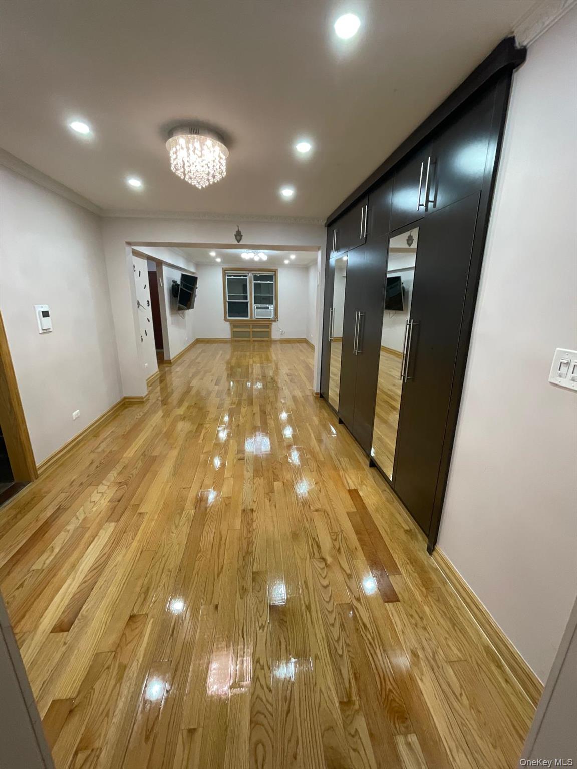 #2 photo, 105-25 65th Avenue, クイーンズ区 Forest Hills , NY 11375