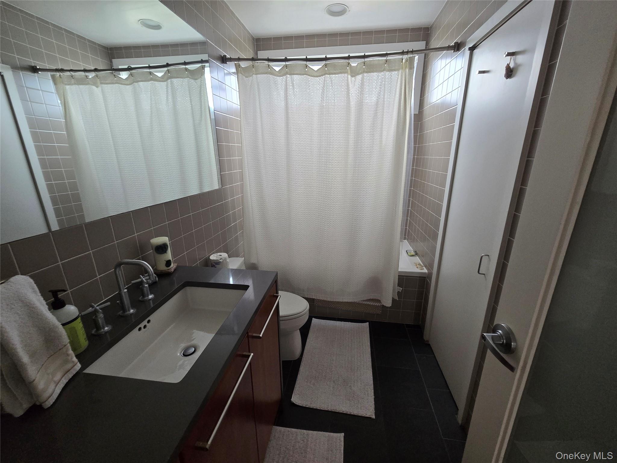 #20 photo, 100 Nantwick Street, Нассау ‖ Lido Beach , NY 11561