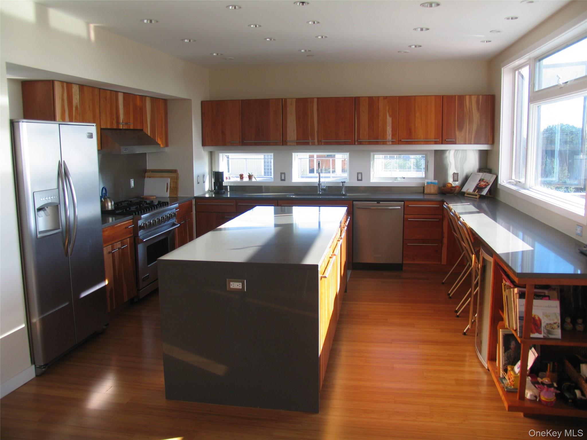 #9 photo, 100 Nantwick Street, Нассау ‖ Lido Beach , NY 11561