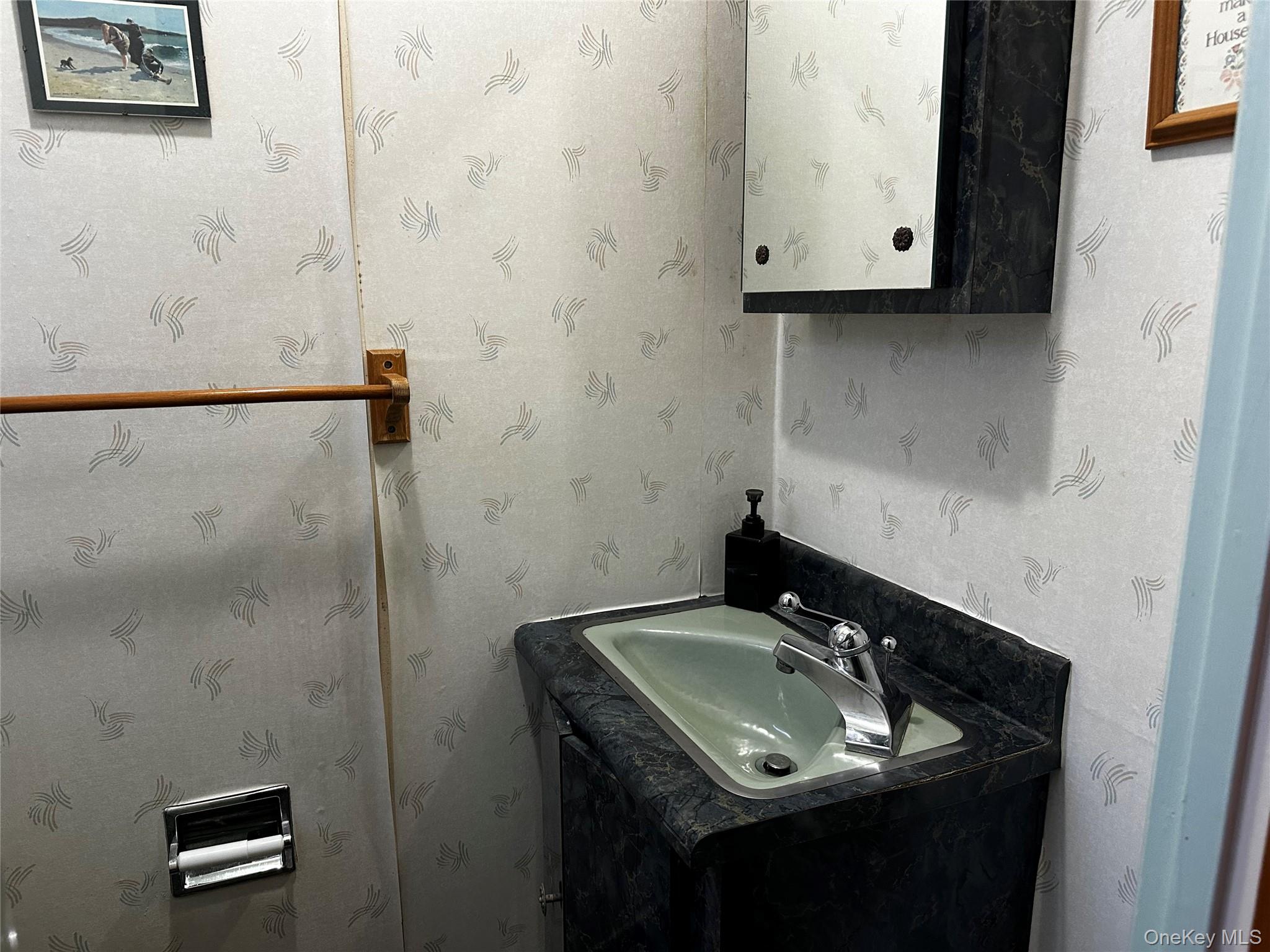 #16 photo, 180-44 Grand Central Parkway, Jamaica , NY 11432