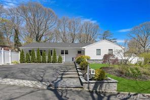 #1 photo, 3 Aron Street, सफ़ोक काउंटी Smithtown , NY 11787