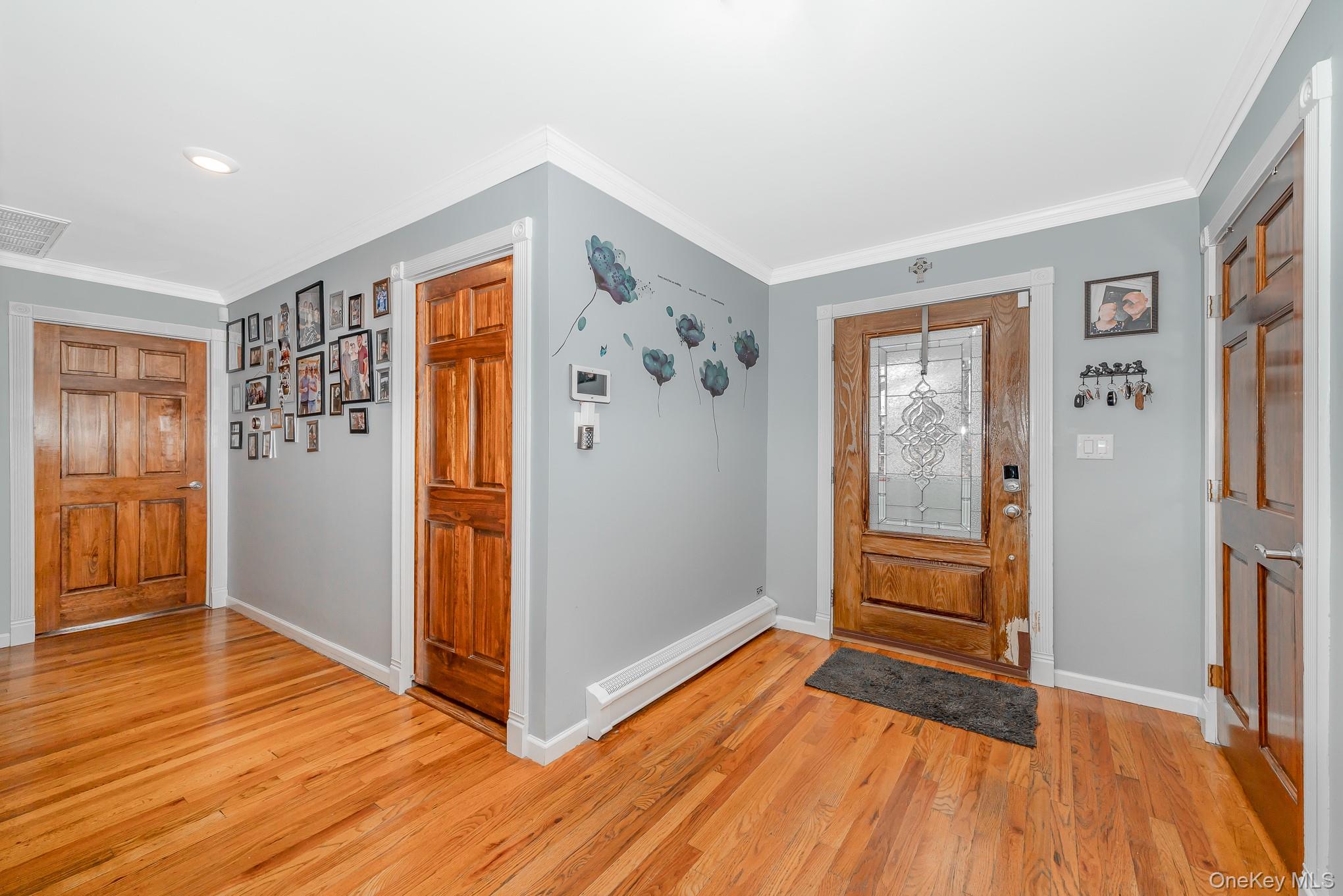 #12 photo, 3 Aron Street, Smithtown , NY 11787