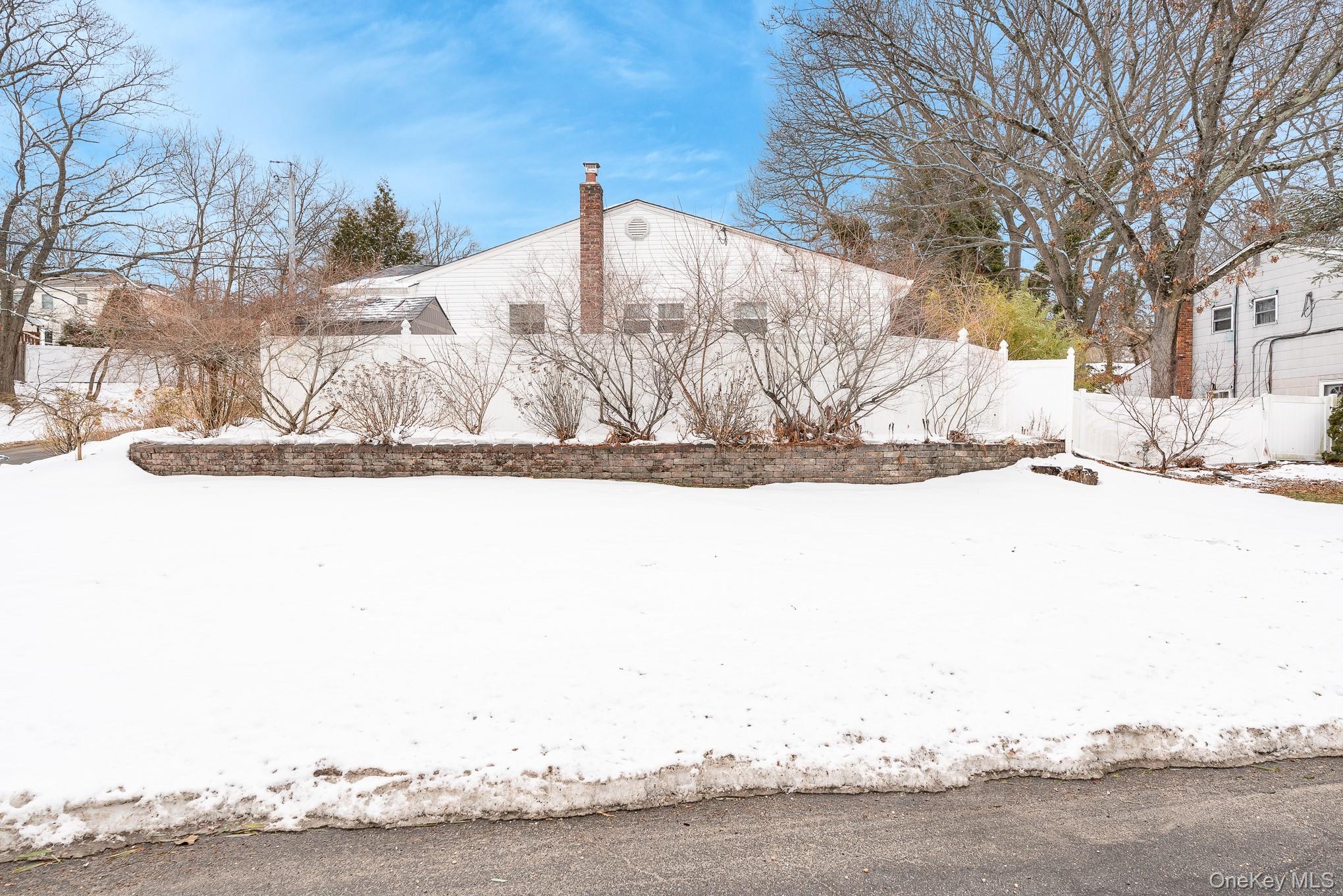 #4 photo, 3 Aron Street, Smithtown , NY 11787