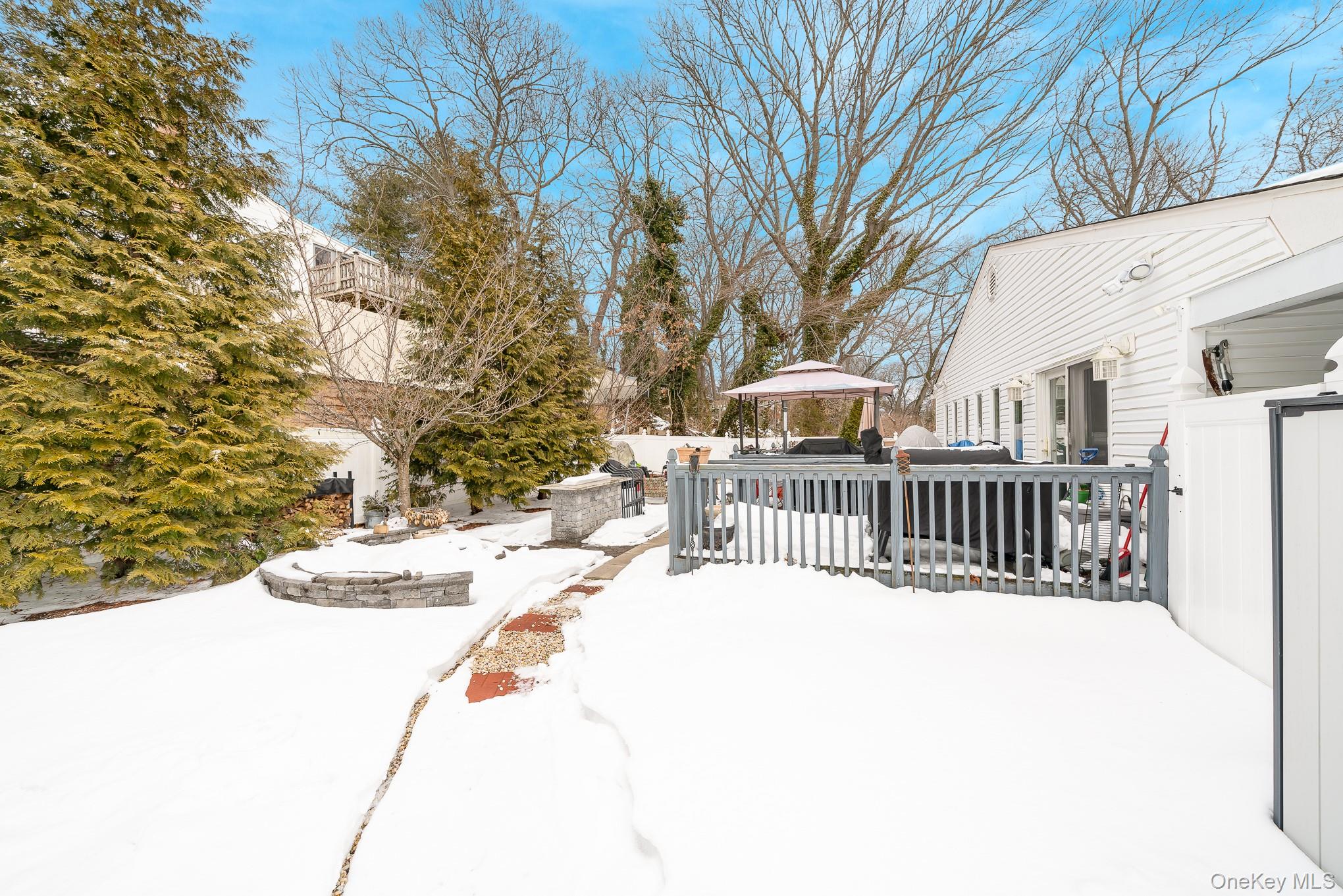 #9 photo, 3 Aron Street, Smithtown , NY 11787