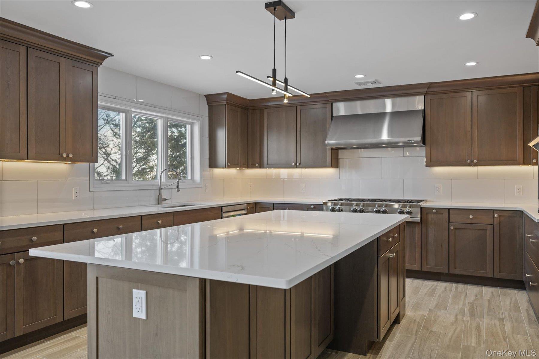 #11 photo, 43 Waterview Drive, Саффолк ‖ Sound Beach , NY 11789