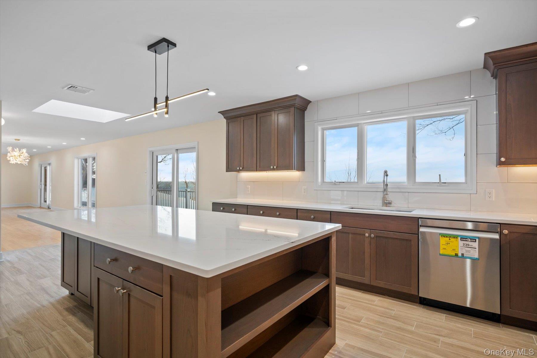 #13 photo, 43 Waterview Drive, Саффолк ‖ Sound Beach , NY 11789