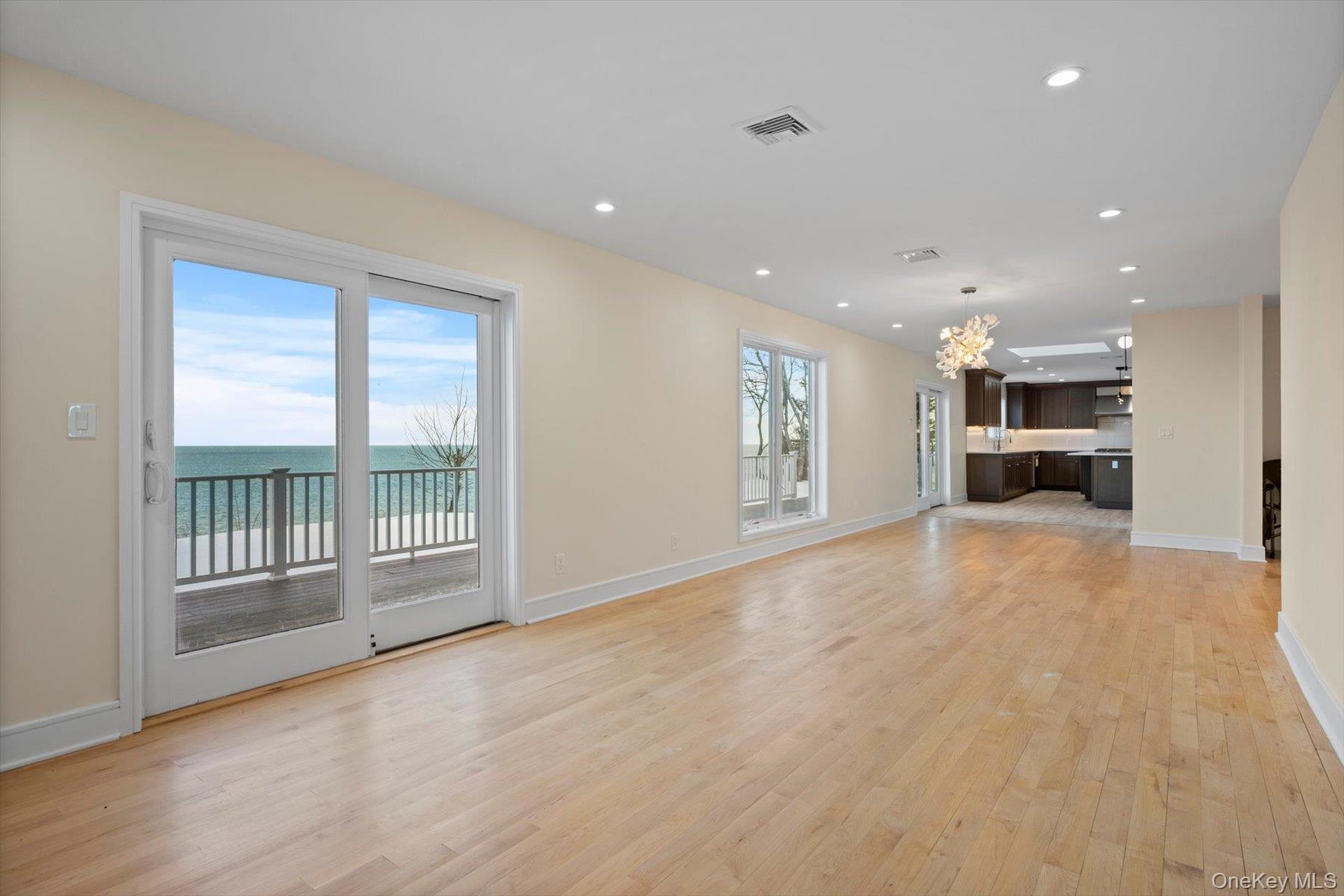 #15 photo, 43 Waterview Drive, Саффолк ‖ Sound Beach , NY 11789
