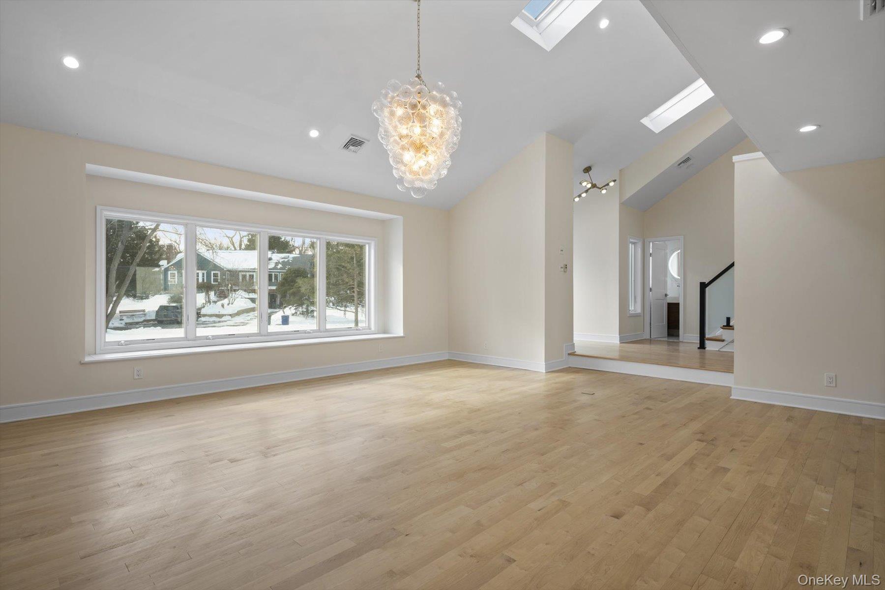 #16 photo, 43 Waterview Drive, Саффолк ‖ Sound Beach , NY 11789