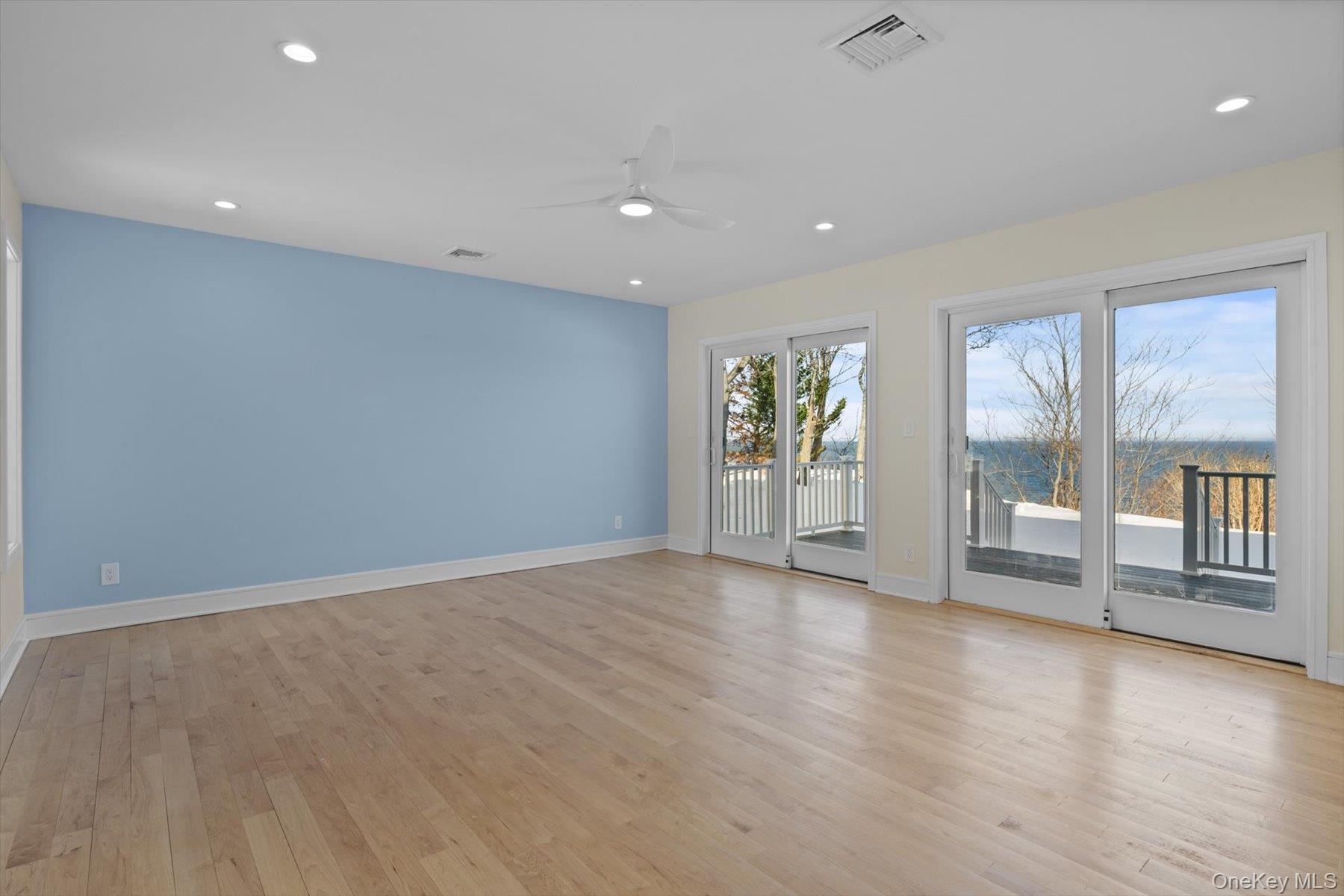 #20 photo, 43 Waterview Drive, Саффолк ‖ Sound Beach , NY 11789