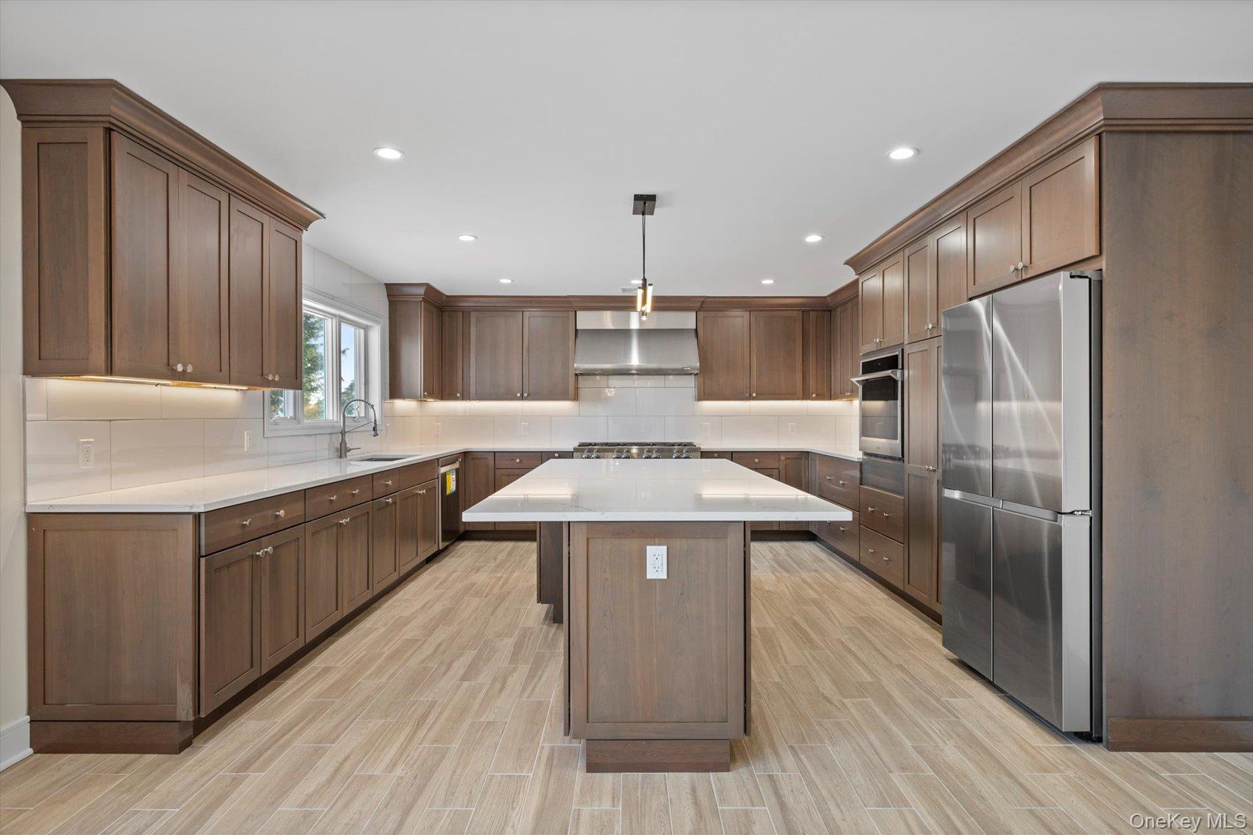 #8 photo, 43 Waterview Drive, Саффолк ‖ Sound Beach , NY 11789