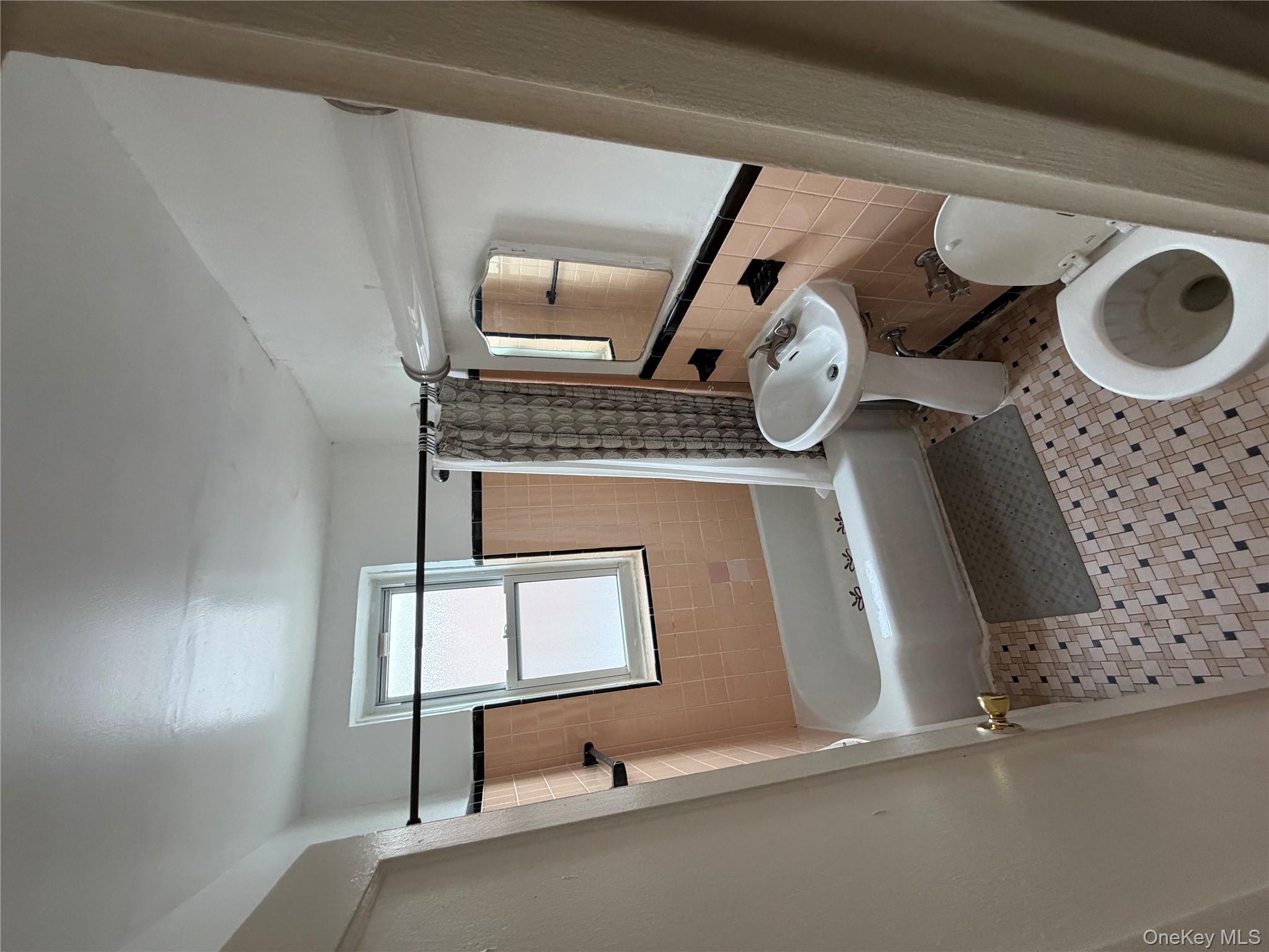 #5 photo, 144-44 41st Avenue, कुईंस Flushing , NY 11355